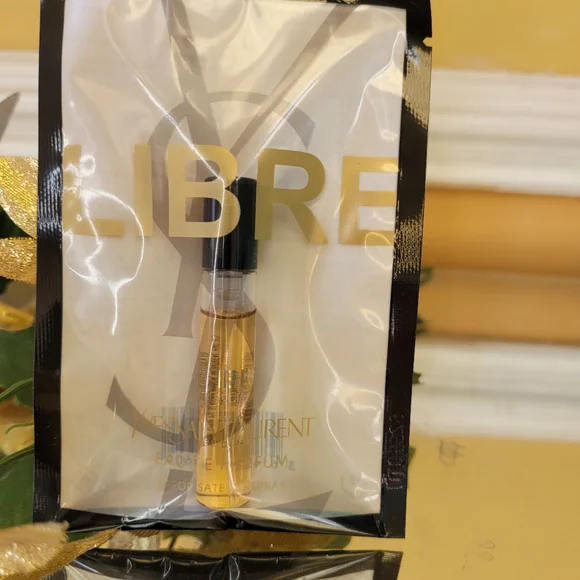 Yves Saint Laurent 3 ml - Picture 2 of 4